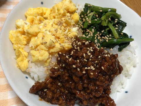 味噌味の3色丼☆